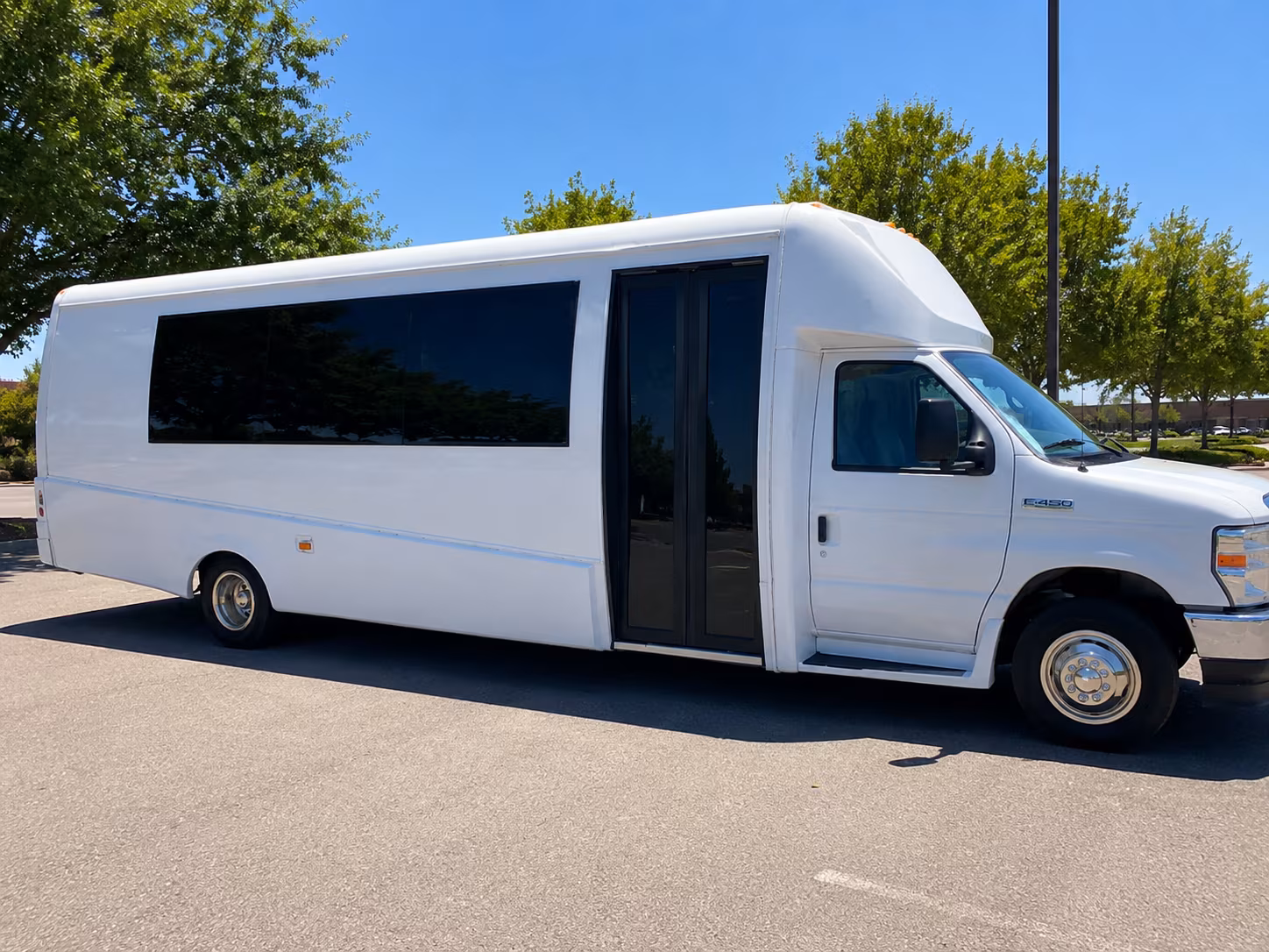 how the number of stops and hold time between them affect total booked hours in nampa