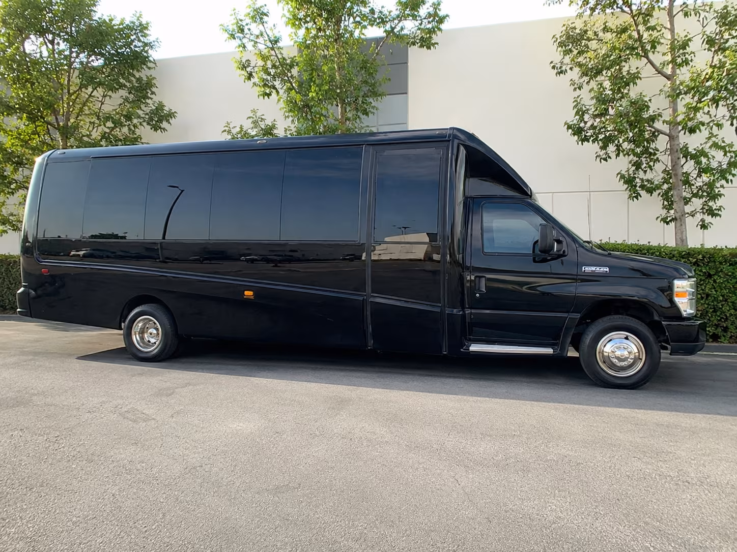 minibuses and sprinter vans for smaller concert groups in nampa