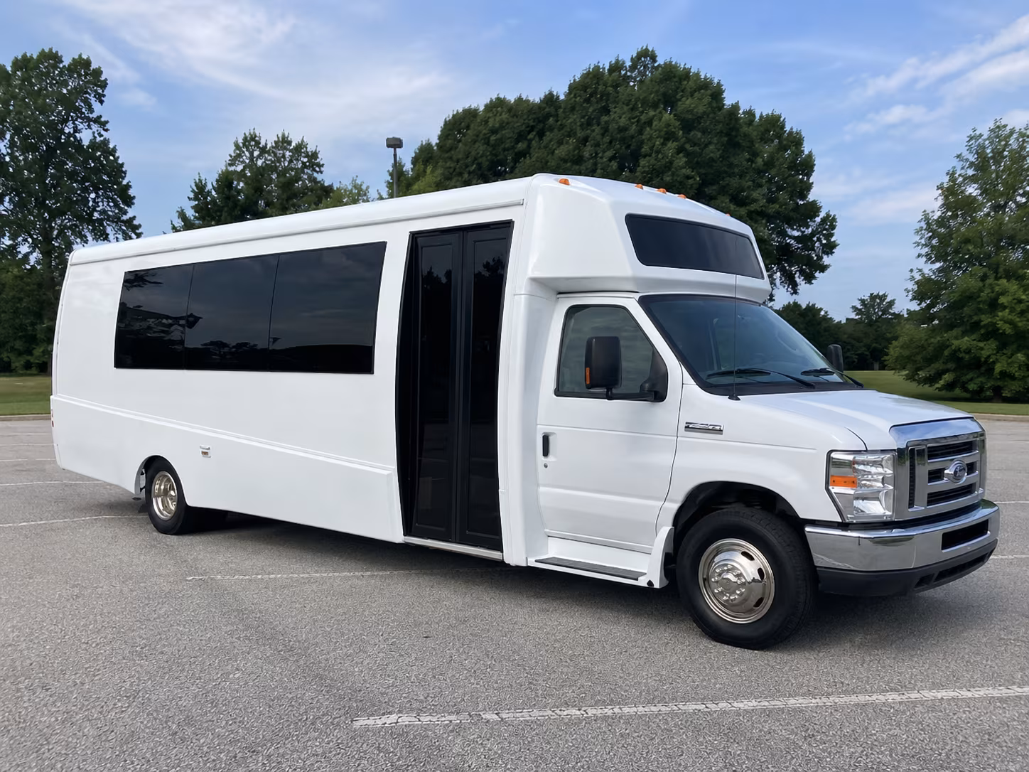 nampa 18 passenger party bus