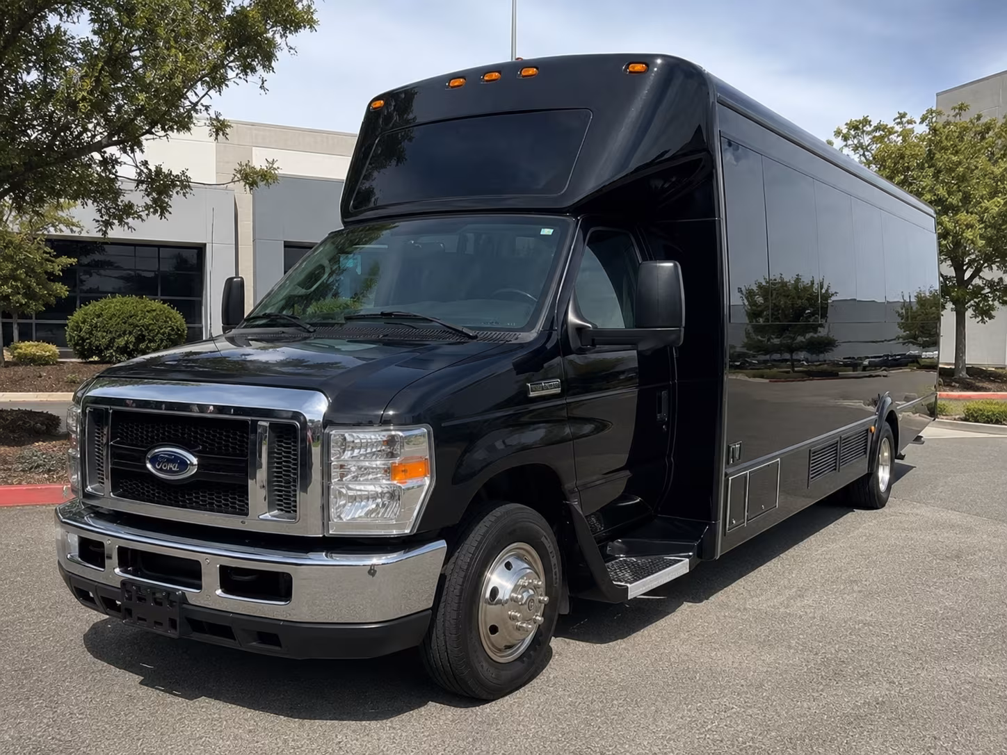 party buses for nampa bachelorette and bachelor weekends